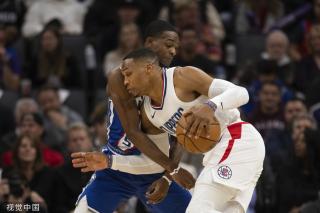 方面均处于 方面均处于